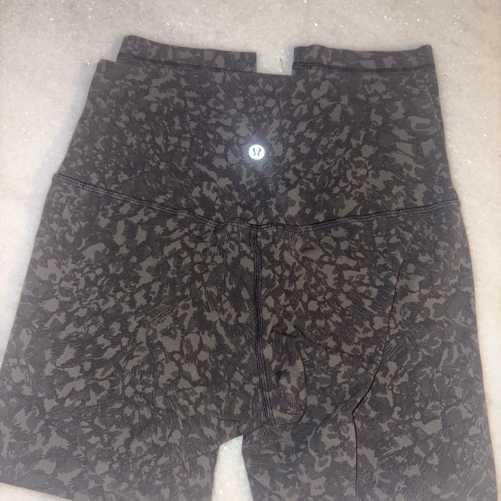 Lululemon Black Camouflage 3/4 Leggins